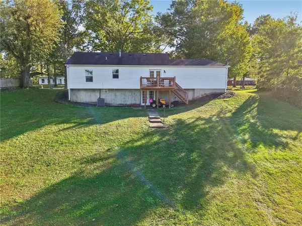 106 Dunns LN, Richmond, MO 64085