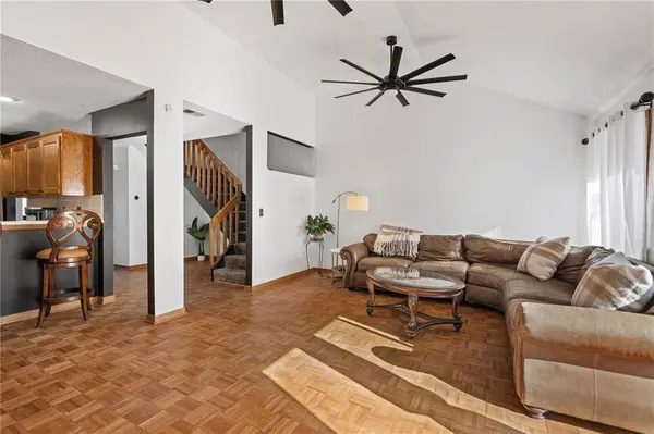 12439 Charlotte ST, Kansas City, MO 64146