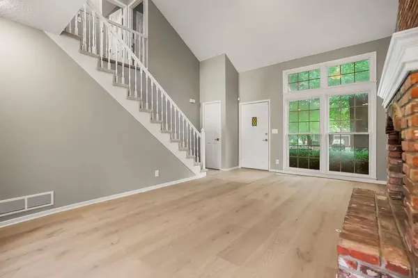 10740 W 115th ST, Overland Park, KS 66210