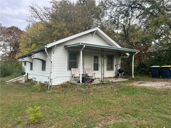 6900 NE 55th ST, Kansas City, MO 64119