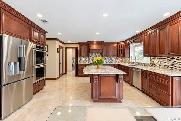 310 Willis AVE, Muttontown, NY 11791