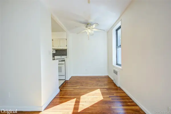 43-25 Douglaston Pkwy #3A, Little Neck, NY 11363