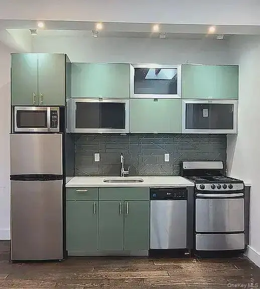 546 Howard AVE #2, Brooklyn, NY 11233