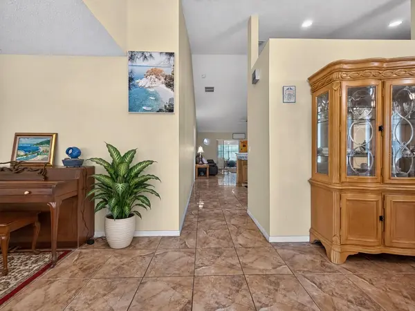 1048 HILL MOUNT DR, Minneola, FL 34715