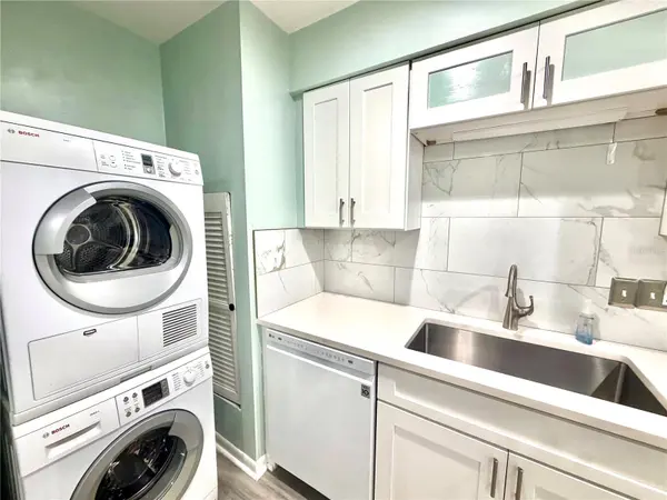 4517 W LA VILLA LN, Tampa, FL 33611