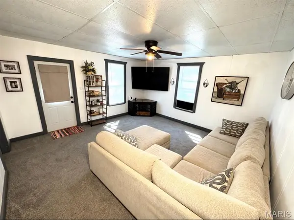 302 S 5th ST, La Grange, MO 63448