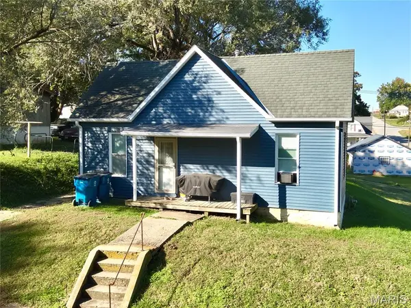 302 S 5th ST, La Grange, MO 63448