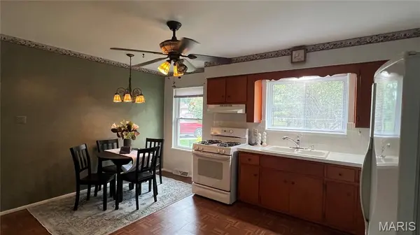 31 Wedgewood DR, Belleville, IL 62221