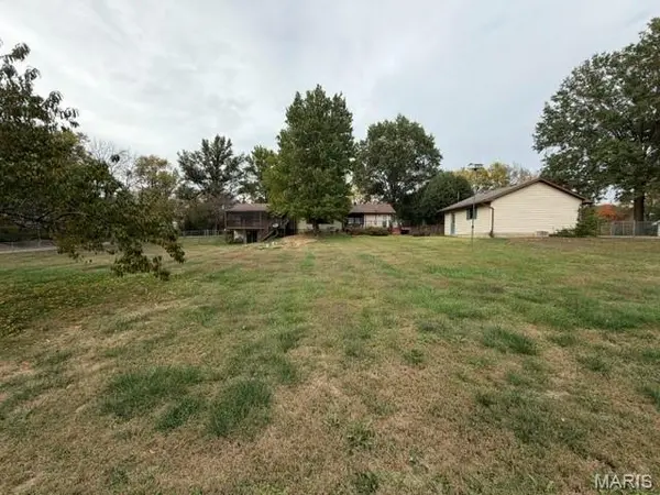 44 Dogwood LN, Winfield, MO 63389