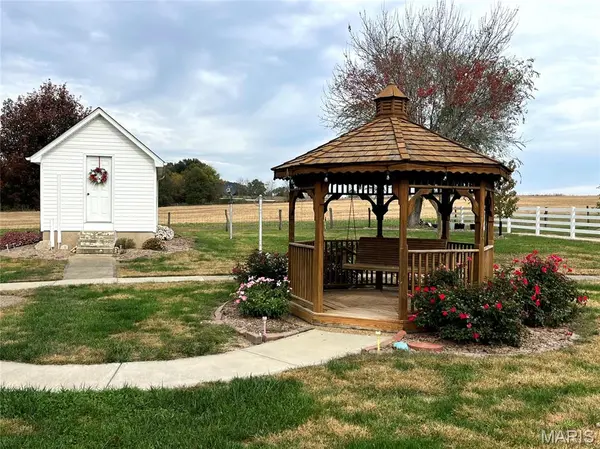 2758 Highway H, Silex, MO 63377