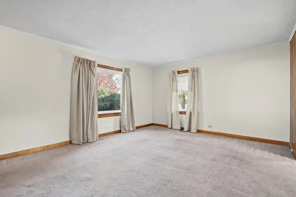 29 Hayes DR, Northlake, IL 60164