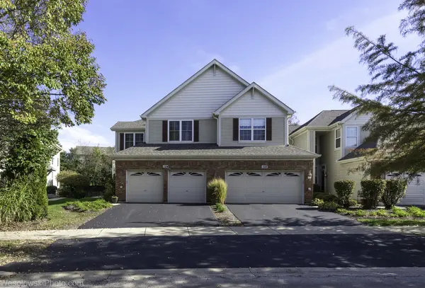 124 Remington DR, St. Charles, IL 60175