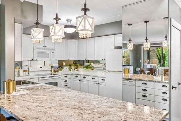 1077 Sibley Memorial HWY #602, Lilydale, MN 55118