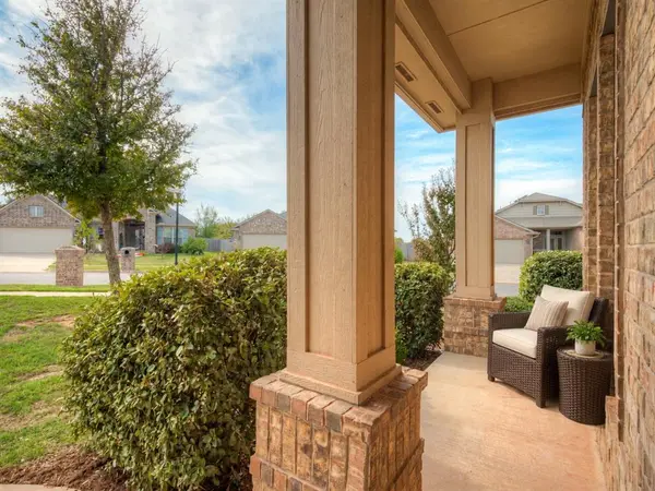 3725 Painted Bird LN, Norman, OK 73071