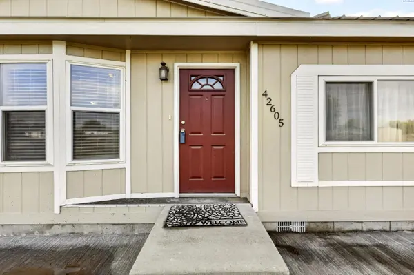 42605 E Red Mountain Road, Benton City, WA 99320