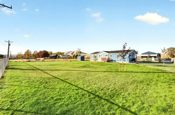 17306 E Ruppert Road, Benton City, WA 99320