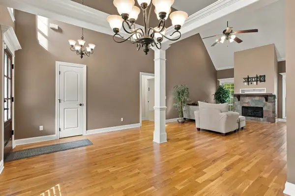 215 Bruce Dr, Manchester, TN 37355