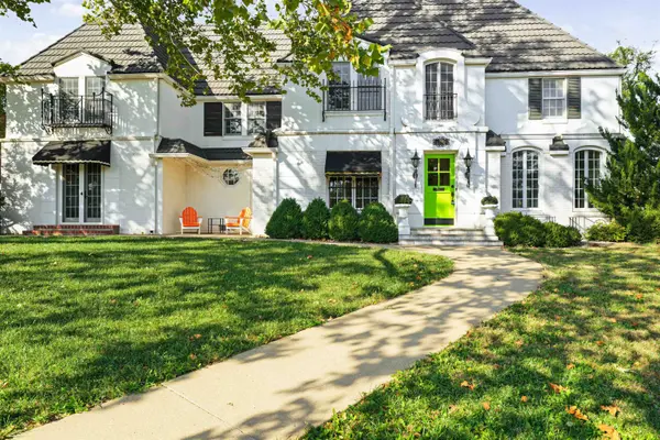 102 Overhill Rd., Salina, KS 67401