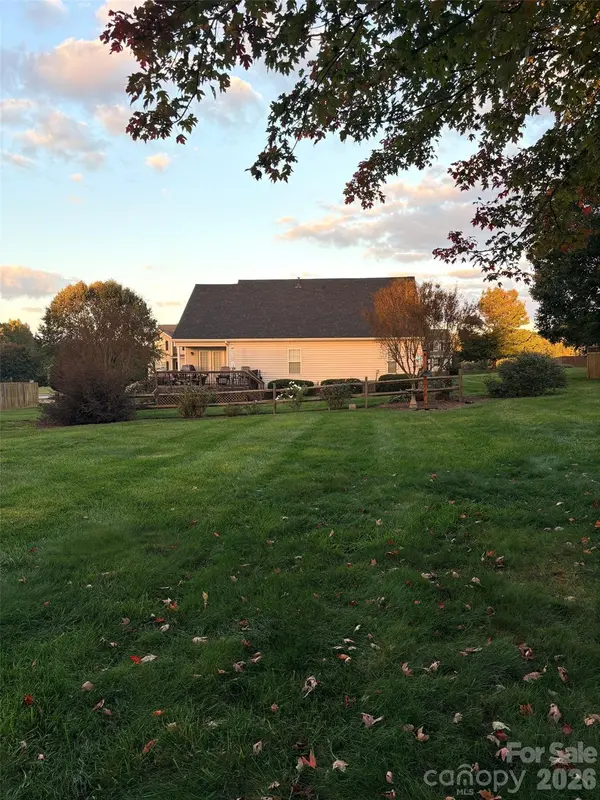261 Brook Glen DR, Mooresville, NC 28115