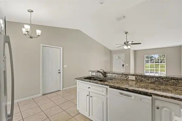 5233 BOGDONOFF DR, Seffner, FL 33584