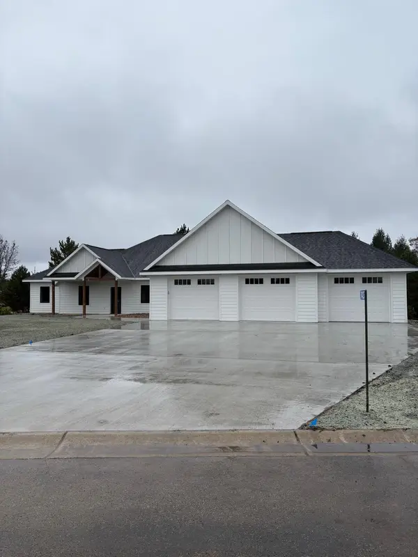 4466 Chainview DR NW, Alexandria, MN 56308