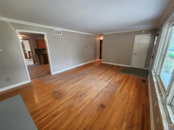 3720 SE Howard DR, Topeka, KS 66605