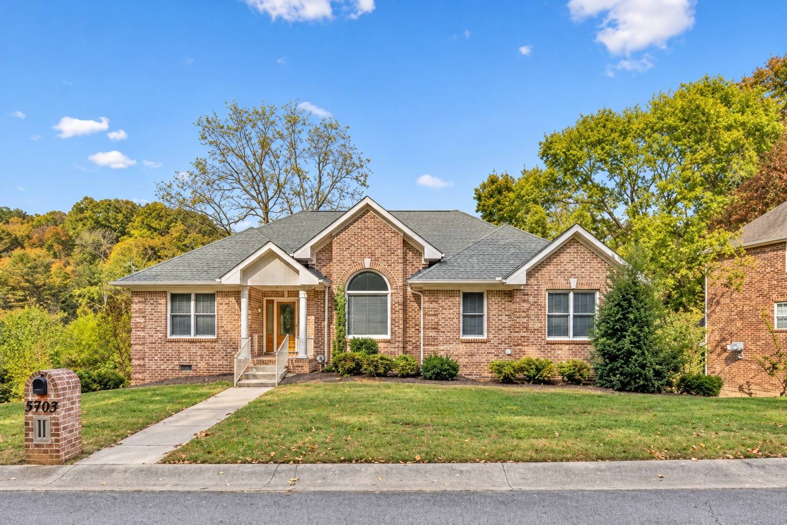 2409 Devon Valley Dr, Nashville, TN 37221