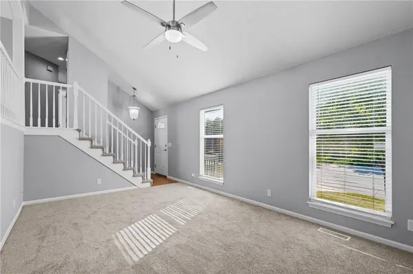 1122 E Frontier DR, Olathe, KS 66062