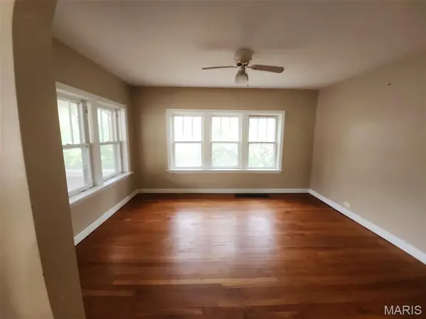 17 Wood ST, Park Hills, MO 63601
