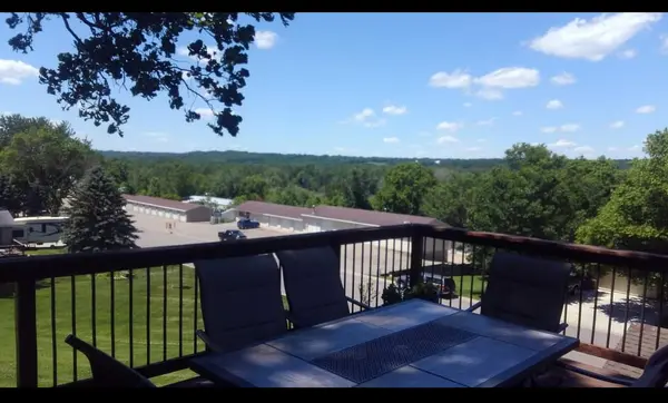 414 N Grove ST, Belle Plaine, MN 56011
