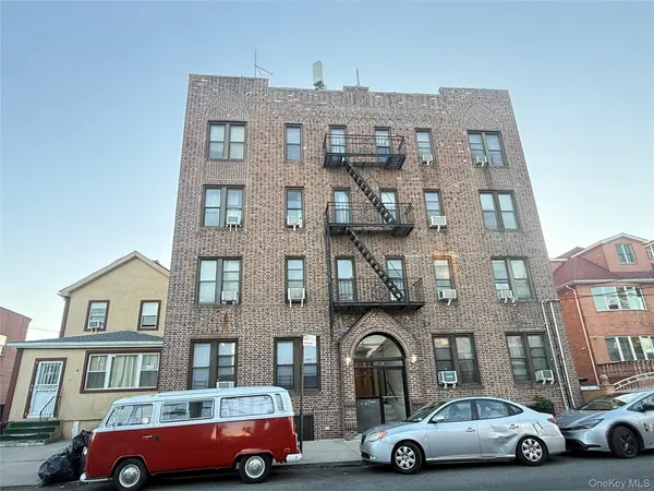 4528 Smart ST, Flushing, NY 11355