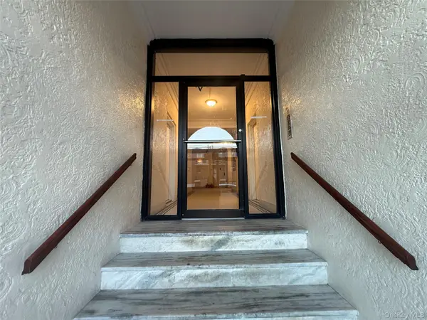 4528 Smart ST, Flushing, NY 11355