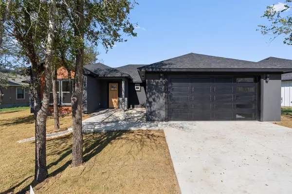 108 Kipapa CT, Bastrop, TX 78602