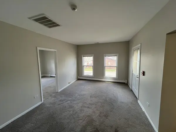 301 W MAIN ST #2, Barrington, IL 60010