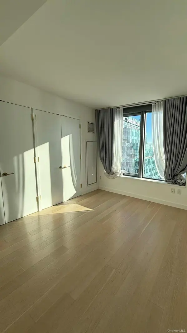 3 Court Square #5809, Long Island City, NY 11101