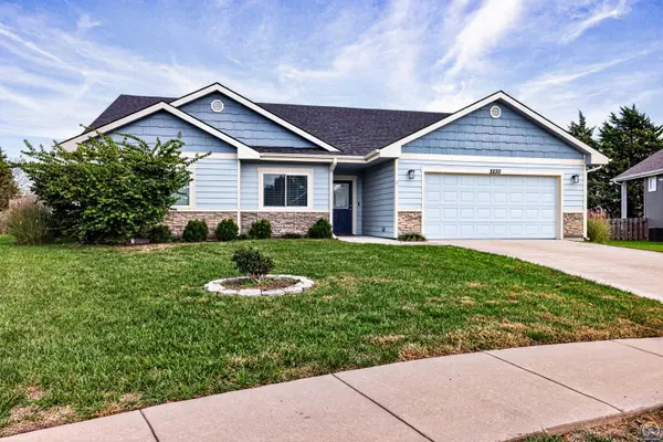 2230 SE Baldwin CT, Topeka, KS 66605