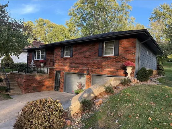 3401 N 36th TER, St Joseph, MO 64506