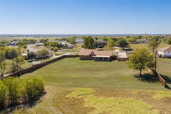 107 Clarks Grove LN, Hutto, TX 78634
