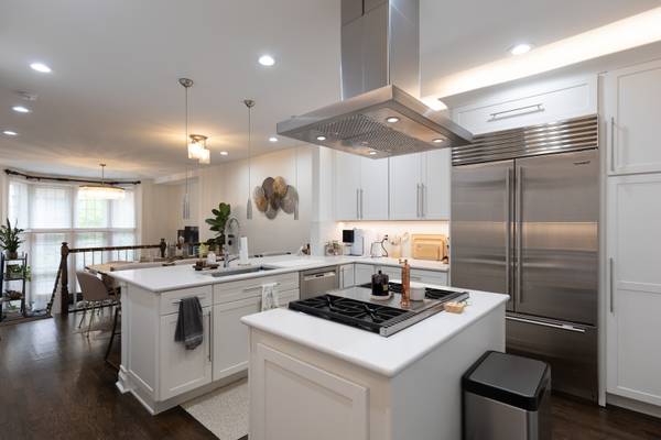 24 N Ada ST #D, Chicago, IL 60607