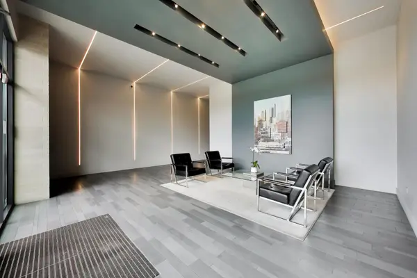 367 W Locust ST #305, Chicago, IL 60610