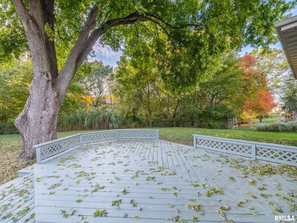 503 COUNTRY CLUB DR, Pekin, IL 61554