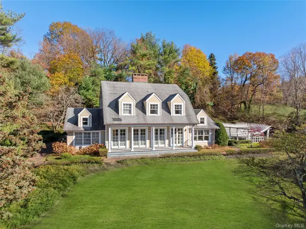 112 Horseshoe RD, Mill Neck, NY 11765