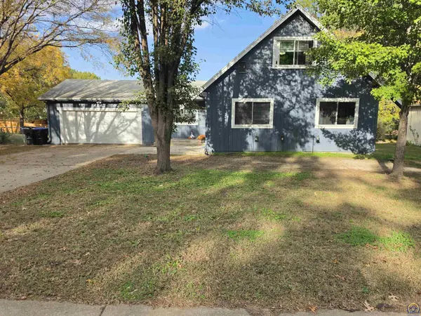 4842 SW Cochise AVE, Topeka, KS 66614