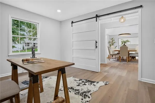 2000 W 120th TER, Leawood, KS 66209