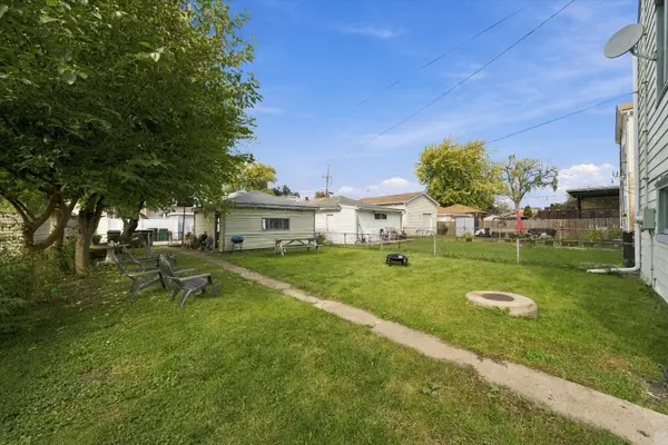 2532 Grove AVE, Berwyn, IL 60402