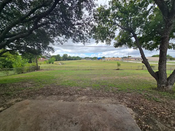 112 E Hogan DR, Copperas Cove, TX 76522