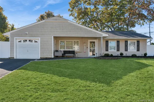 58 Clymer ST, Port Jefferson Station, NY 11776