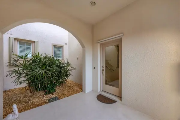 4746 CLUB DR #202, Port Charlotte, FL 33953