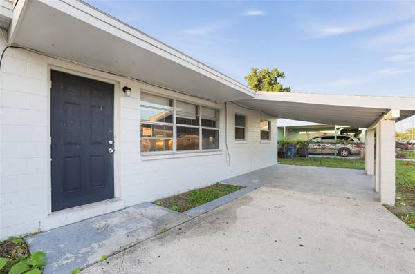 7201 KINGSTON DR, Tampa, FL 33619