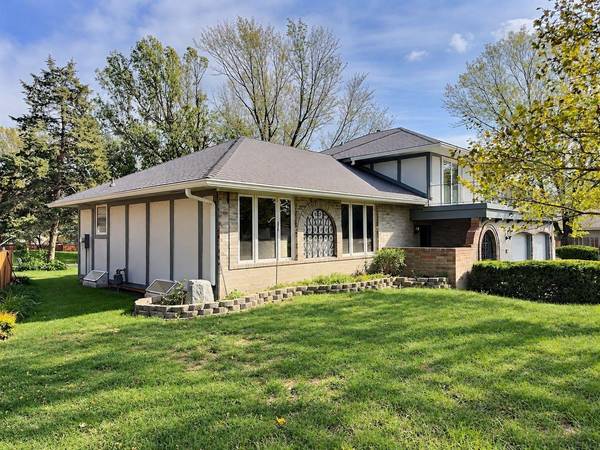 264 S Willo-Esque, Wichita, KS 67209